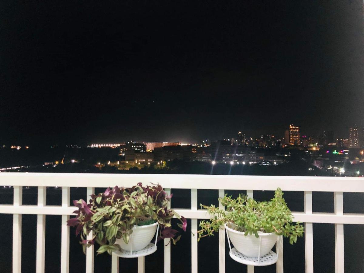 Ebony'S Place At Shore Residences Manila Exterior foto